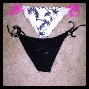 2 bikini bottoms, black and white/pink