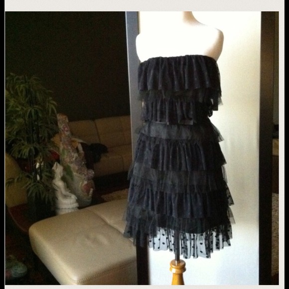 Kate Young Black Ruffled Beauty - Picture 2 of 4