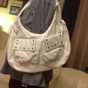 Large Handbag - 2 Front pockets