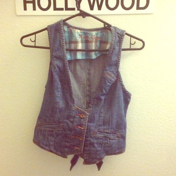 Vest - Picture 1 of 1