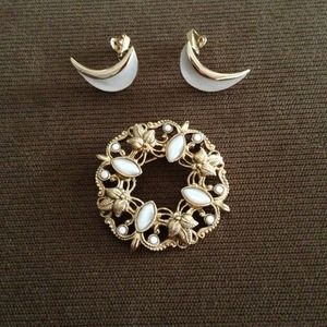 Vintage Brooch & Clip-On Earrings