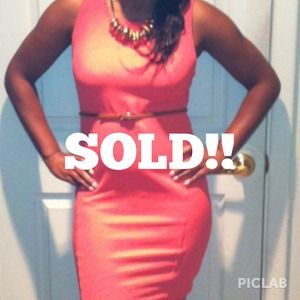 🔴SOLD🔴Coral Body-Hugging Dress
