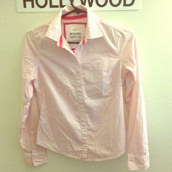 Button up - Picture 1 of 1
