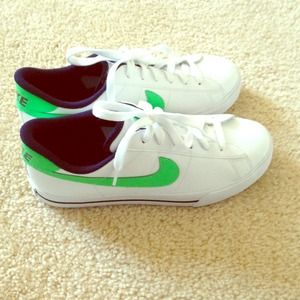 Brand New Size 6.5 Nike Sneakers