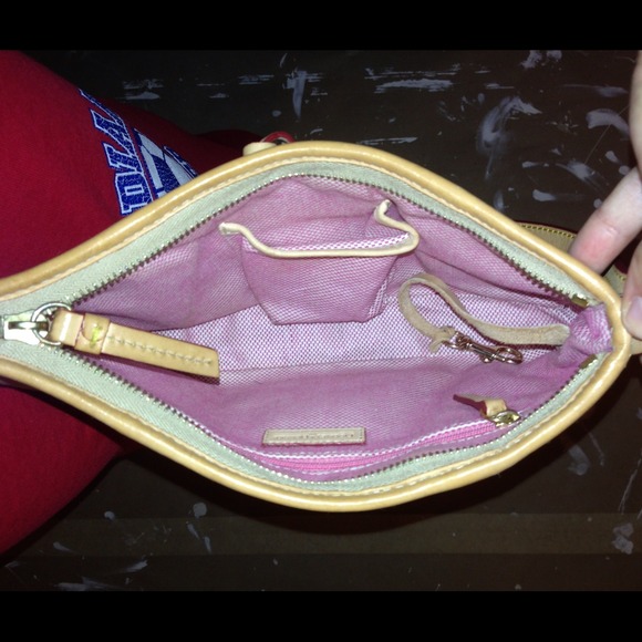 Authentic Dooney&Bourke Hand Bag - Picture 3 of 3