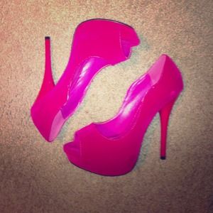 👠Fuchsia Open Toe Pumps👠