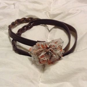 NWOT Skinny Flower Belt