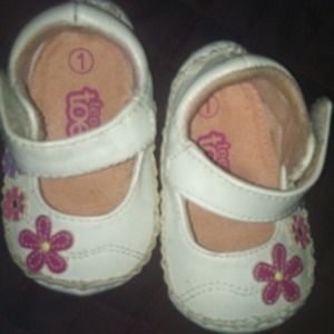 Infant girl shoes