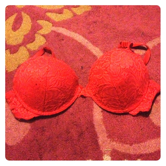💢BUNDLED💢Red hot lace push up
