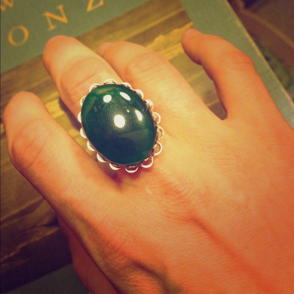 **Reduced** Silver and green onyx oval ring