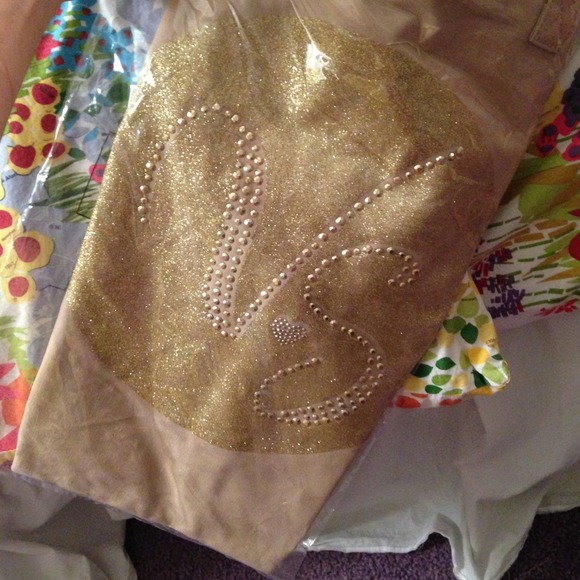 GIFTED! NWT VS TOTE!! Free w/ purchase over $225!! - Picture 3 of 3