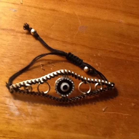 cute bracelet..