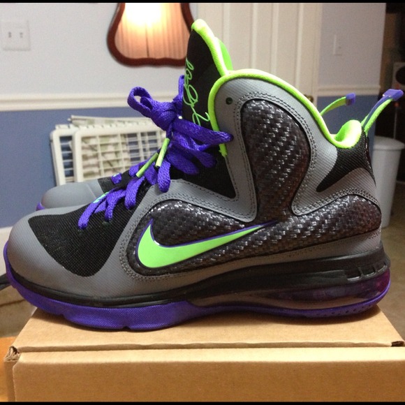 🔴SOLD🔴. Nike Lebron 9 (GS), 4.5Y Paypal $75 - Picture 3 of 4