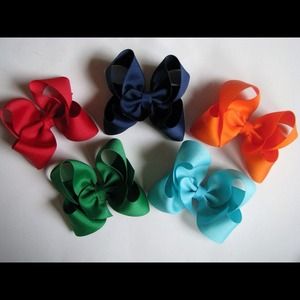 Handmade set of 5 twisted boutique hair bows