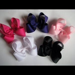 Handmade set of 5 twisted boutique hair bows