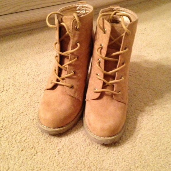 xxi Shoes - BRAND NEW heeled combat boots