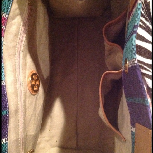 Tory Burch Bags - AUTHENTIC Tory Burch Large Elle Tote! Tory Burch Bags - AUTHENTIC Tory Burch Large Elle Tote!
