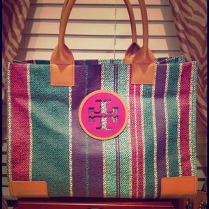 Tory Burch Bags - AUTHENTIC Tory Burch Large Elle Tote! Tory Burch Bags - AUTHENTIC Tory Burch Large Elle Tote!