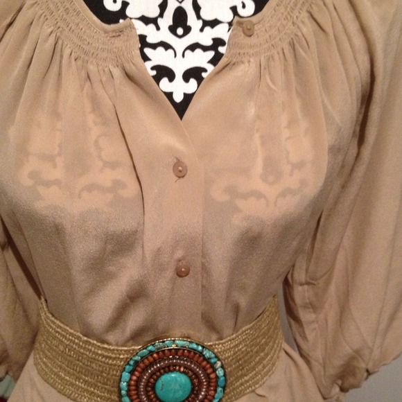 Victoria's Secret top GIFTED NOT AVAILABLE
