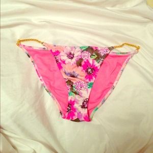 Reduced Vs bathing suit bottom