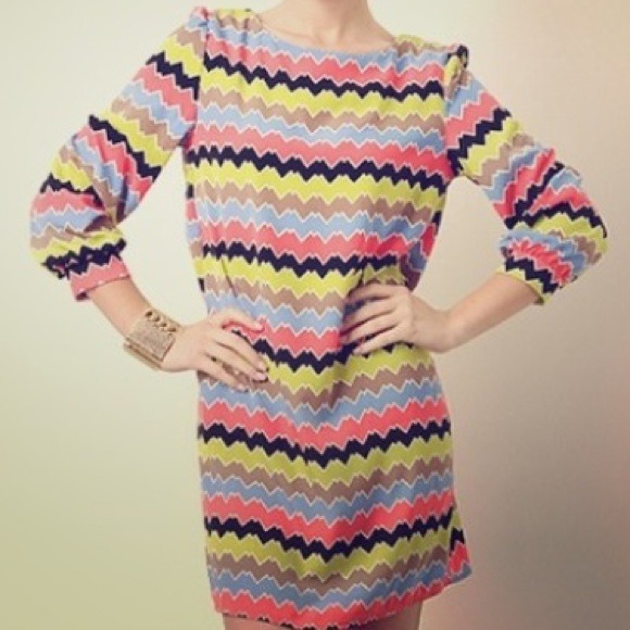 ⭐Sold⭐Chevron zig zag dress. New without tags.