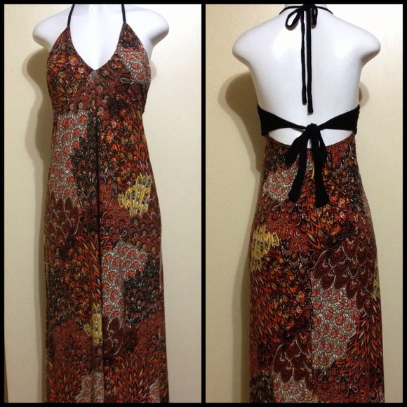 ❌SOLD❌Peacock feather style print maxi dress!