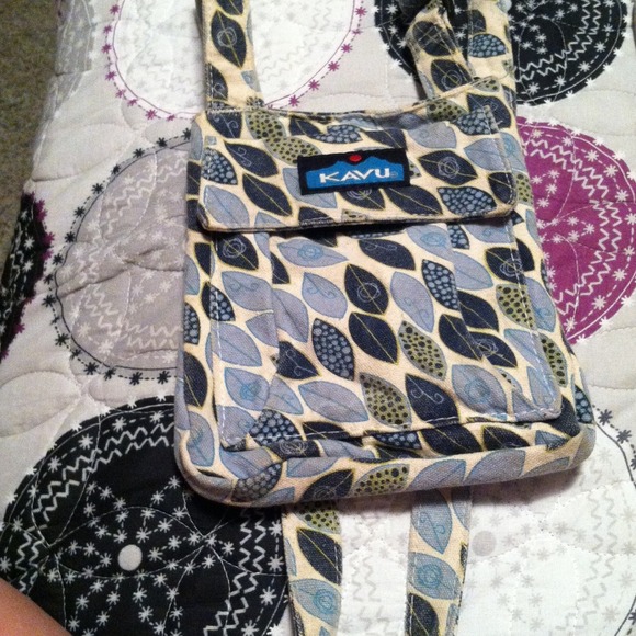 Kavu Small Purse with adjustable strap