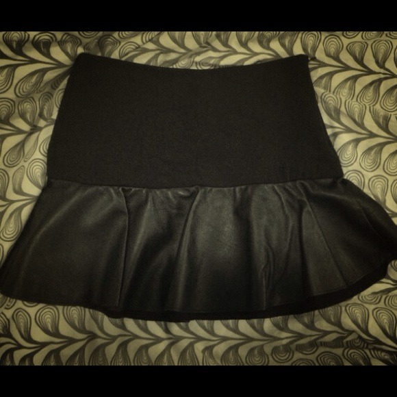 Mini skirt with leather frill