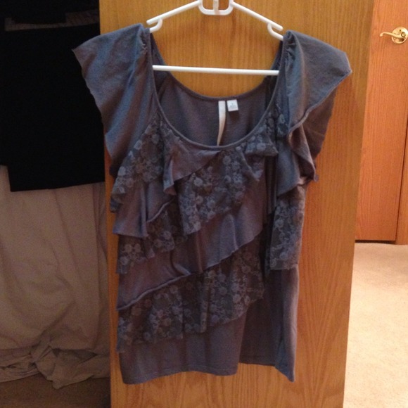 LC gray shirt with lace details - Picture 3 of 4