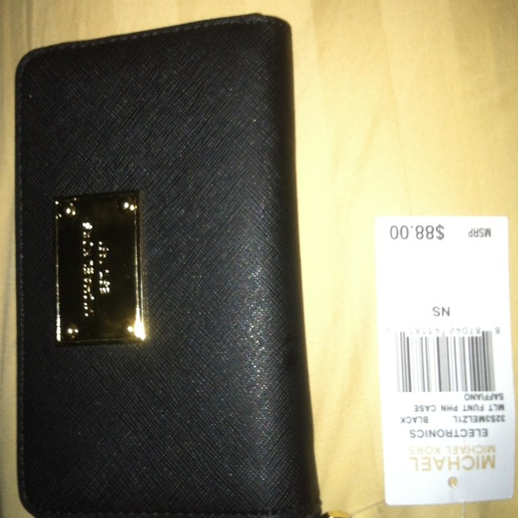 Michael kors wallet