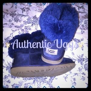 ⬇Reduced⬇Ugg Baily Button-Navy Blue