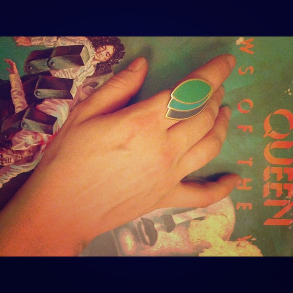 Teal enameled silver tri leaf ring