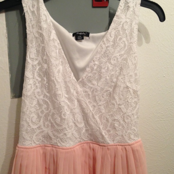 Dress - Picture 2 of 3