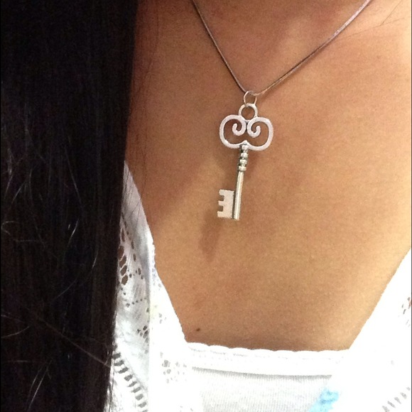 key necklace 🔑( pendants )