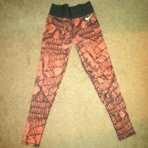 Never worn Nike workout pants