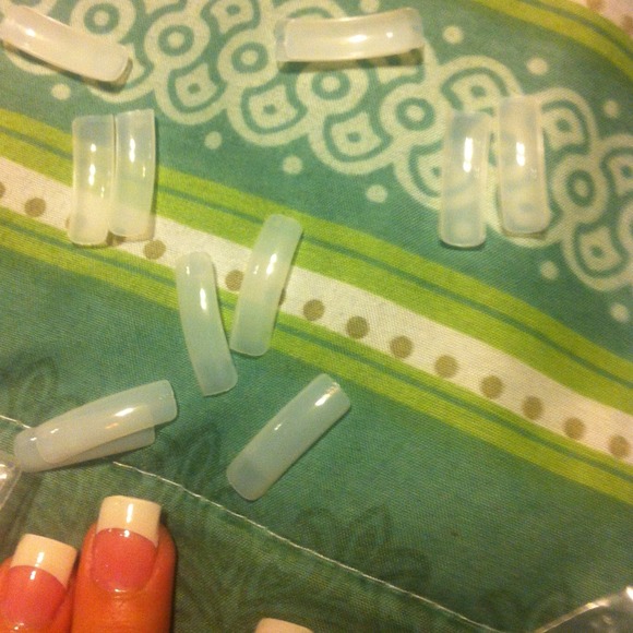 artificial nail tips - Picture 3 of 3