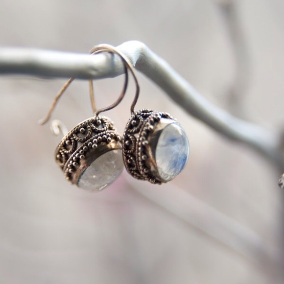 ❌SOLD❌ - Silver MOONSTONE earrings - Picture 2 of 2