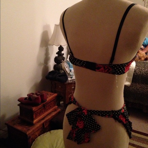 SALE NWT SEXY lingerie with g-string - Picture 2 of 3