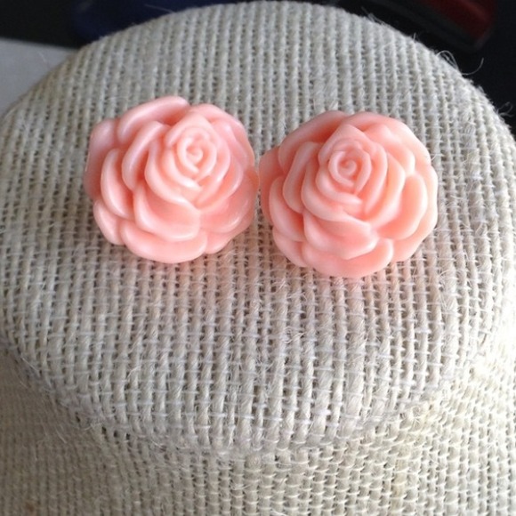 SOLD!! rose stud earrings
