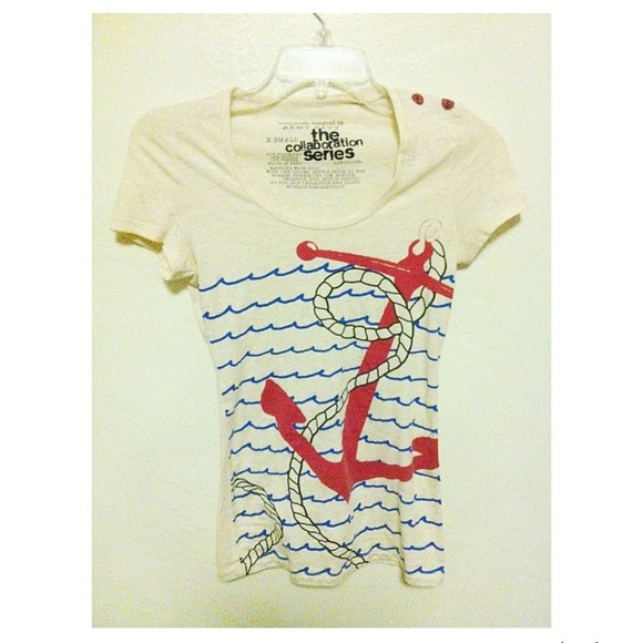 Cute anchor top