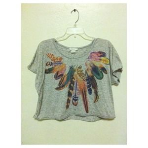 Feather design top