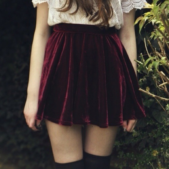⛔TRADED⛔ Deep red velvet high waisted skirt - Picture 1 of 1