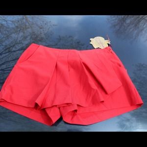 Cute short skirt from Vera wang