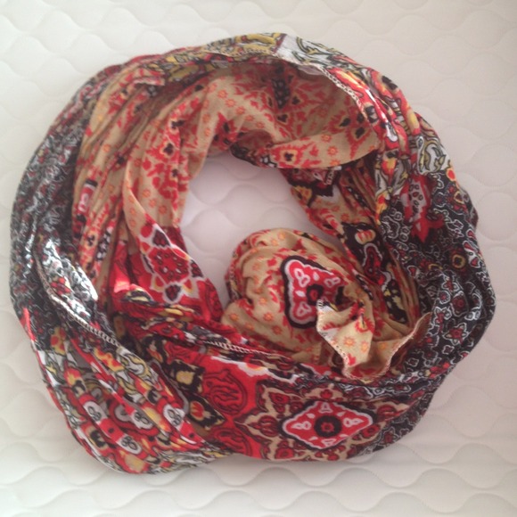 ****SOLD IN BUNDLE*****Scarf