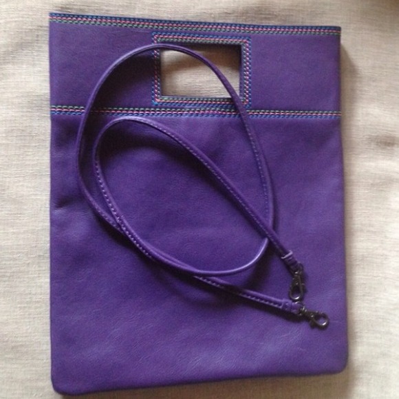 Marc by Marc Jacobs Handbags - HP 💐 MARC JACOBS TOTE in PURPLE Leather Crossbody