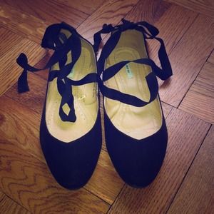 *For Llazarus* 1pair black + 1pair tan KB b-flats