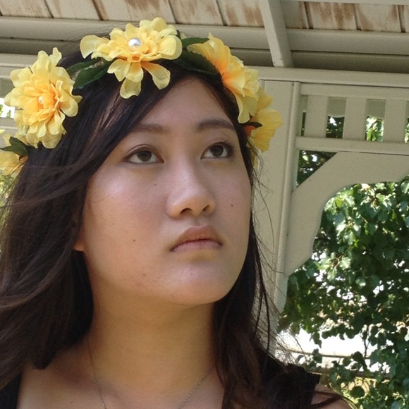 Floral crown - Picture 3 of 4