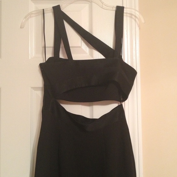 **REDUCED** Semi Formal/Formal Dress - Picture 3 of 3