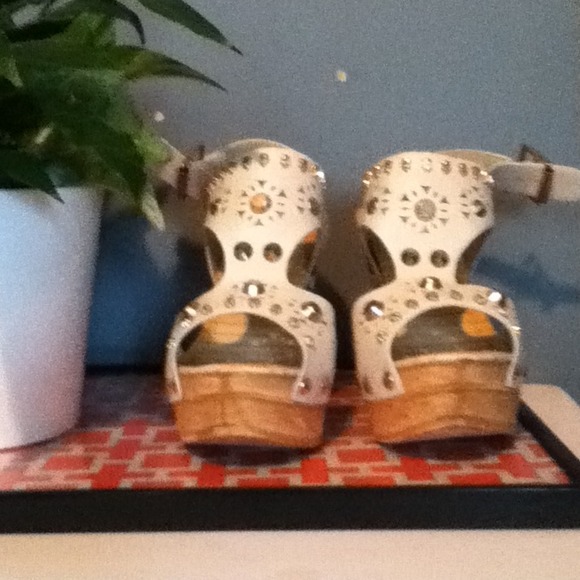 Studded cork wedges - Picture 2 of 3
