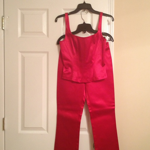 **REDUCED** Corset top w/ matching pants - Picture 3 of 3